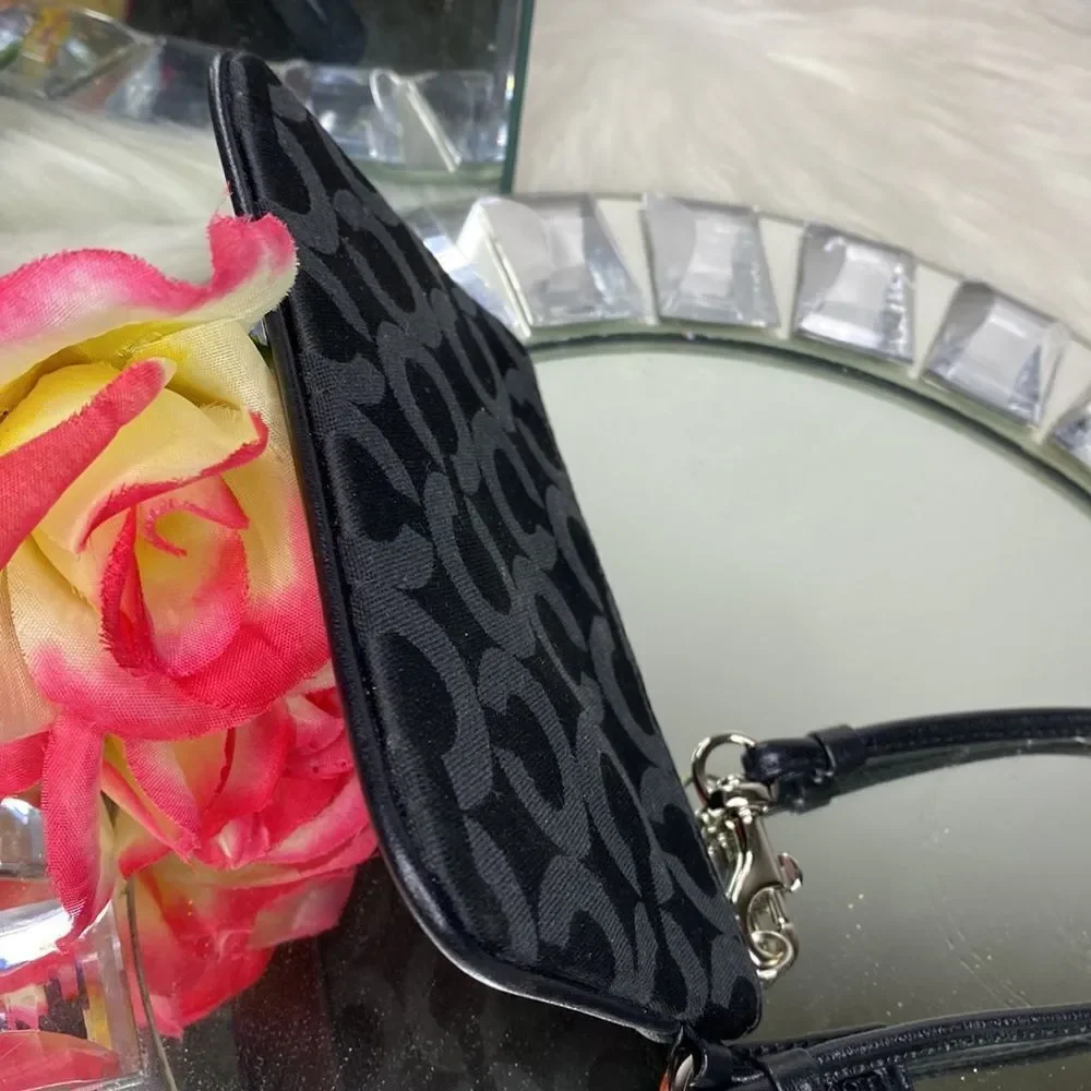 Coach Black Signature Logo Leather Zipper Wristlet